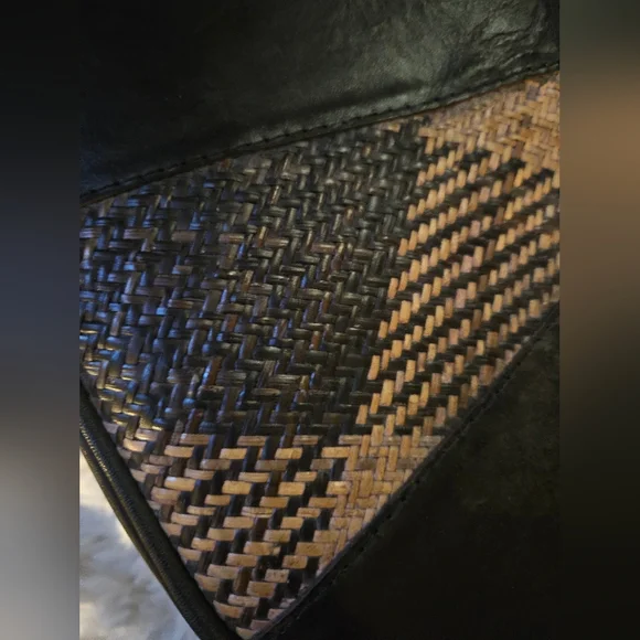 Vintage Boho Fan-Shaped Leather & Woven Straw Handbag - 21" Wide - Picture 6 of 6